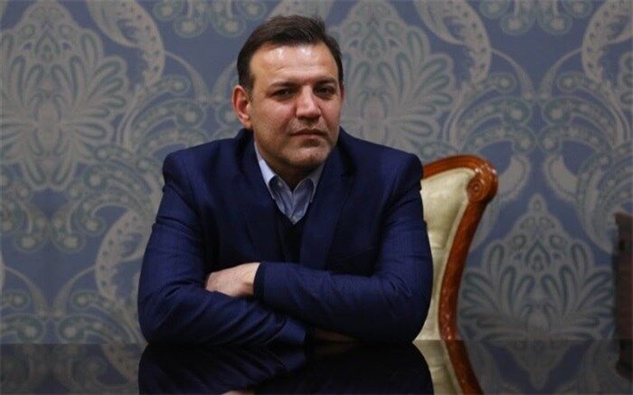 کامرانی‌فر درباره حضور عزیزی‌خادم در مجمع فدراسیون  از فیفا استعلام می‌گیرد
