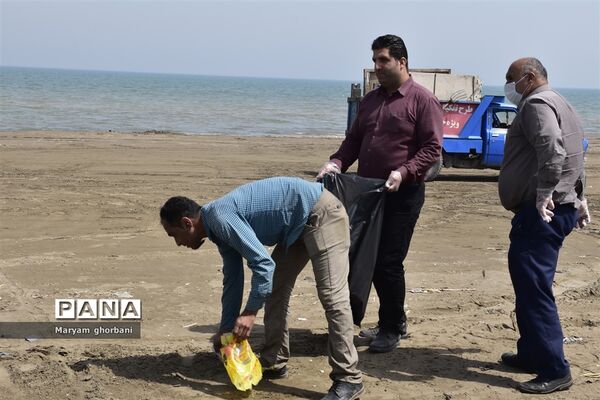 ساحل بهنمیر به‌مناسبت هفته سلامت پاک شد