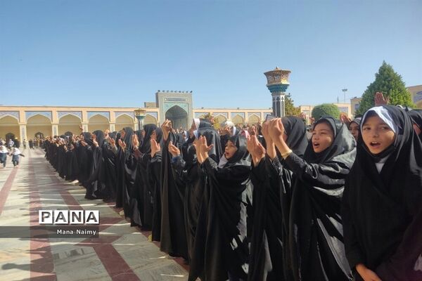 اجرای بزرگ سرود سلام فرمانده در کاشمر