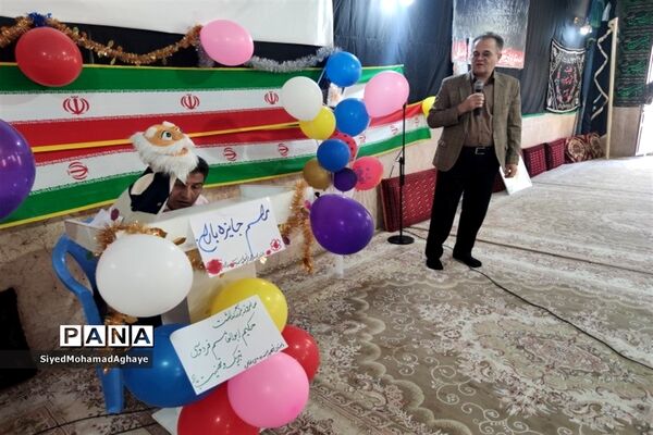 گرامیداشت روز فردوسی در دبستان شهید پسندیده کاشمر