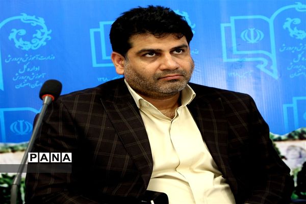 برگزاری مرحله فینال مسابقات مناظره دانش‌آموزی در اصفهان