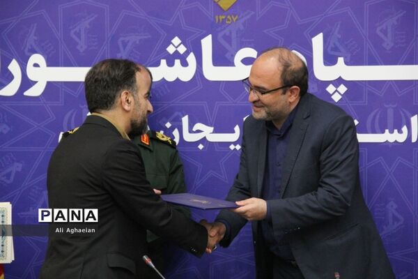 نشست صمیمی فرمانده سپاه عاشورا آذربایجان شرقی با اصحاب رسانه