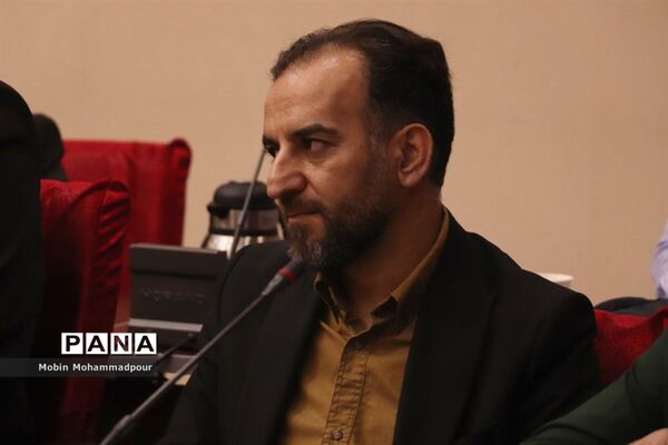 نشست صمیمی فرمانده سپاه عاشورا آذربایجان شرقی با اصحاب رسانه