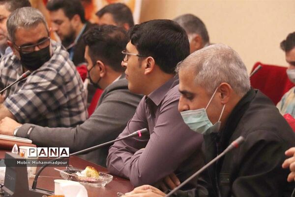نشست صمیمی فرمانده سپاه عاشورا آذربایجان شرقی با اصحاب رسانه