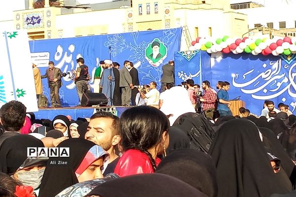 سرود حماسی سلام فرمانده در میدان شهدای مشهد