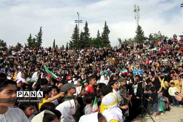 اجتماع دهه نودی‌ها در بوستان ولایت ساری