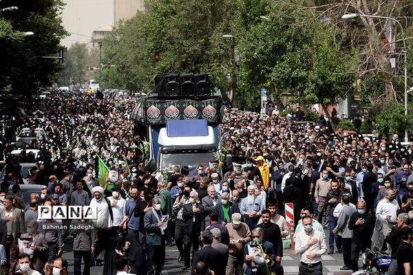 مراسم تشییع پیکر مرحوم  آیت الله فاطمی‌نیا در دانشگاه تهران