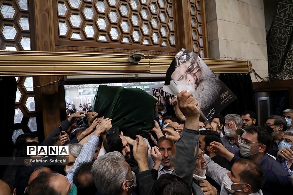 مراسم تشییع پیکر مرحوم  آیت الله فاطمی‌نیا در دانشگاه تهران