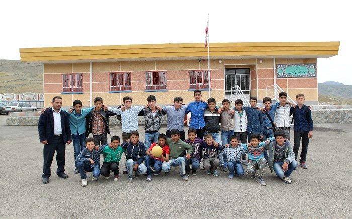 حمایت بنیاد برکت از ۶۰ هزار دانش‌آموز بازمانده از تحصیل