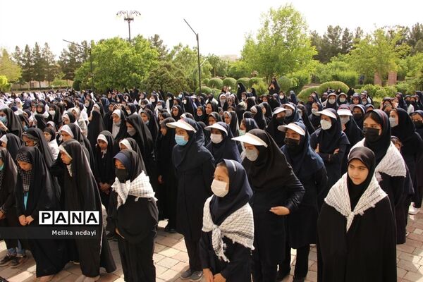 همنوایی دهه هشتادی و نودی‌ها با سرود سلام فرمانده در تربت جام