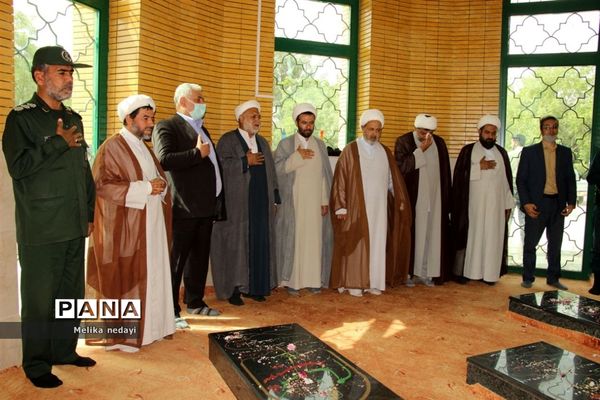 همنوایی دهه هشتادی و نودی‌ها با سرود سلام فرمانده در تربت جام