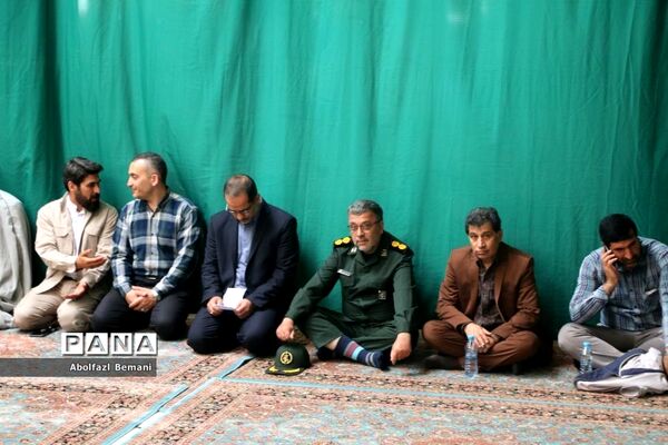 اجرای سرود سلام فرمانده در مسجد مقدس جمکران-1