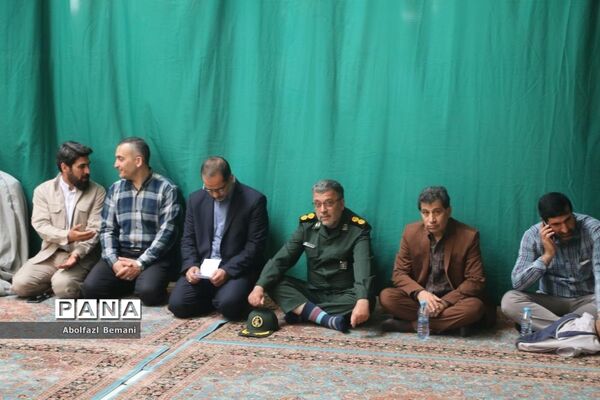 اجرای سرود سلام فرمانده در مسجد مقدس جمکران-1