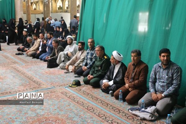 اجرای سرود سلام فرمانده در مسجد مقدس جمکران-1