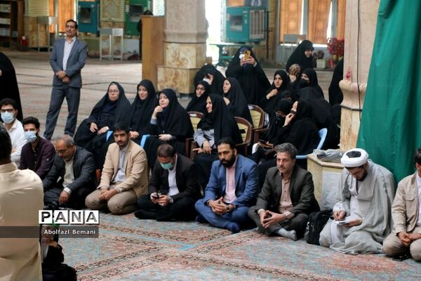 اجرای سرود سلام فرمانده در مسجد مقدس جمکران-1