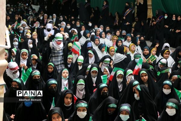 اجرای سرود سلام فرمانده در مسجد مقدس جمکران-1