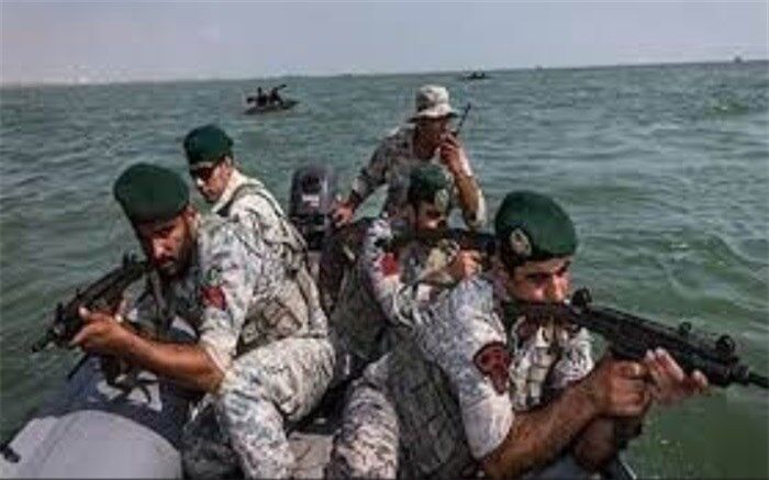 درگیری تیم اسکورت نیروی دریایی ارتش با دزدان دریایی در مسیر دریای سرخ
