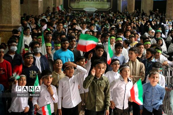 همخوانی سرود سلام فرمانده در مسجد مقدس جمکران-2