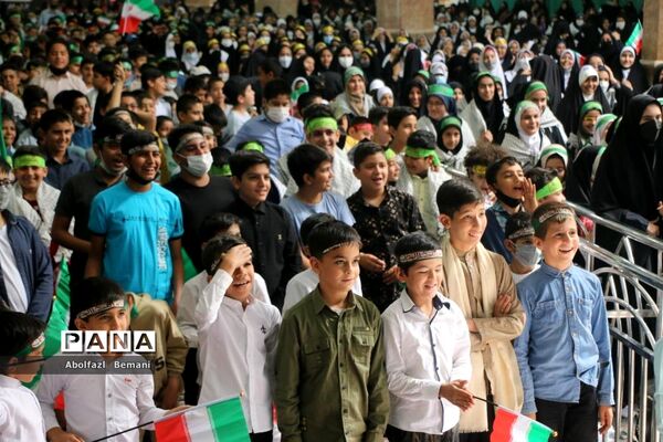 همخوانی سرود سلام فرمانده در مسجد مقدس جمکران-2