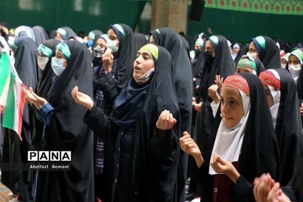 همخوانی سرود سلام فرمانده در مسجد مقدس جمکران-2