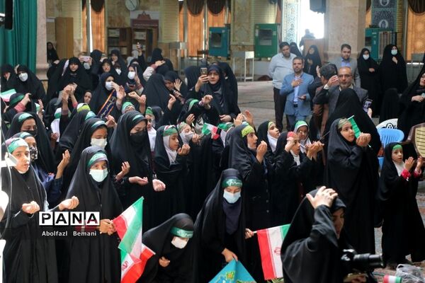 همخوانی سرود سلام فرمانده در مسجد مقدس جمکران-2