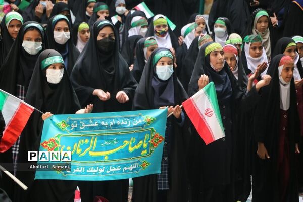 همخوانی سرود سلام فرمانده در مسجد مقدس جمکران-2