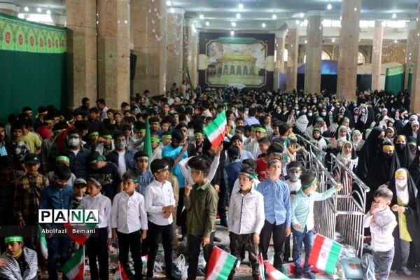 همخوانی سرود سلام فرمانده در مسجد مقدس جمکران-2