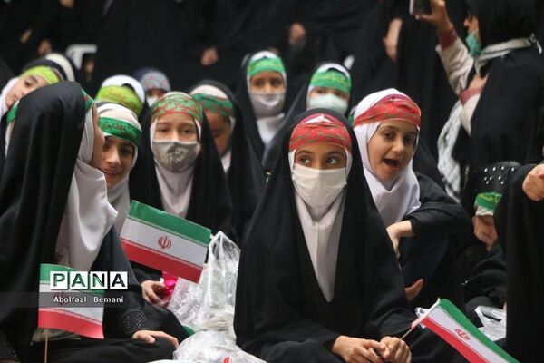 همخوانی سرود سلام فرمانده در مسجد مقدس جمکران-2