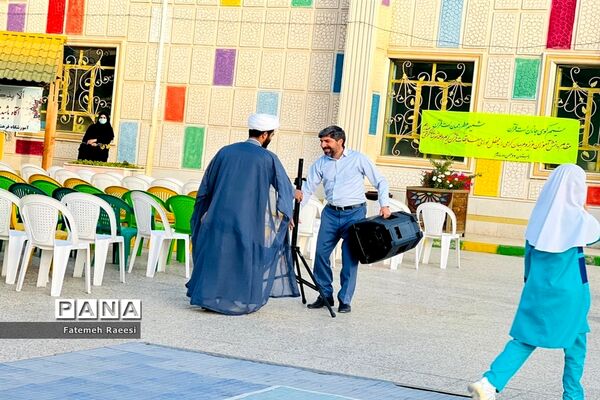 شور و نشاط دانش‌آموزان در حاشیه برگزاری مسابقات قرآن در آباده