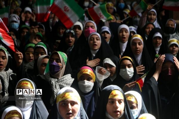 اجرای سرود سلام فرمانده در مسجد مقدس جمکران-3