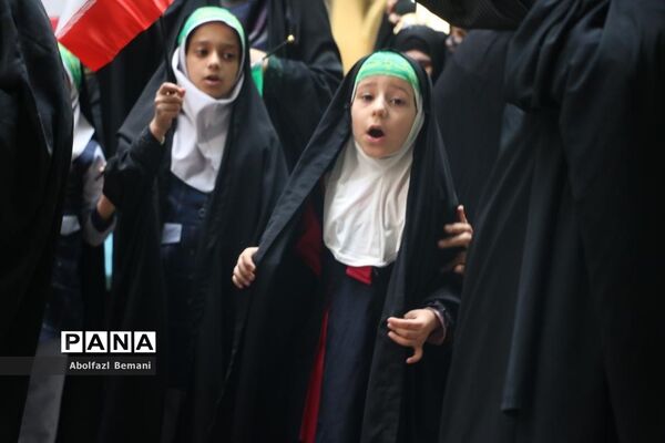 اجرای سرود سلام فرمانده در مسجد مقدس جمکران-3