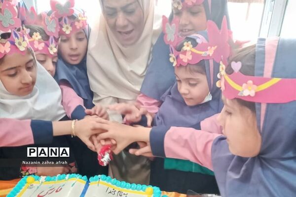 برگزاری مراسم جشن الفبا در دبستان امام رضا(ع) رودهن