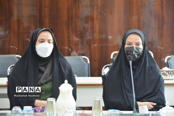نشست هم‌اندیشی معاونت آموزش ابتدایی اداره‌کل آموزش و پرورش استان بوشهر
