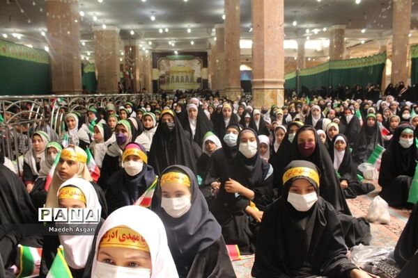 اجرای سرود 1400 نفری سلام فرمانده دانش آموزان در مسجد جمکران-4