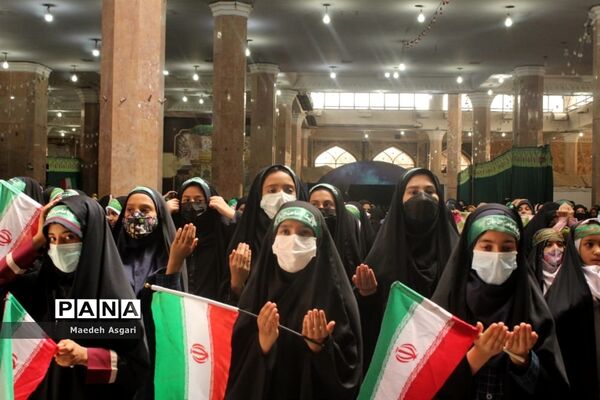 اجرای سرود 1400 نفری سلام فرمانده دانش آموزان در مسجد جمکران-4