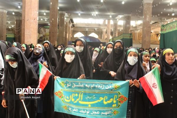 اجرای سرود 1400 نفری سلام فرمانده دانش آموزان در مسجد جمکران-4