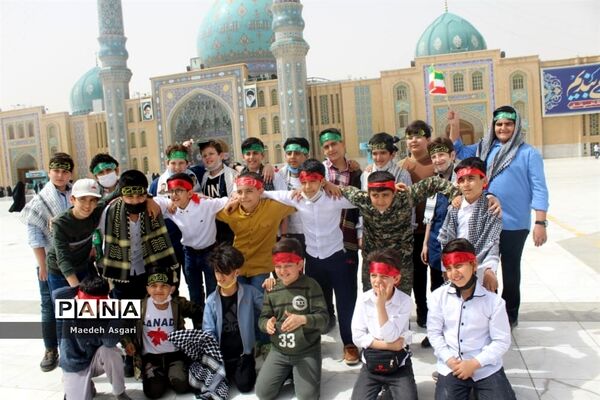 اجرای سرود 1400 نفری سلام فرمانده دانش آموزان در مسجد جمکران-4