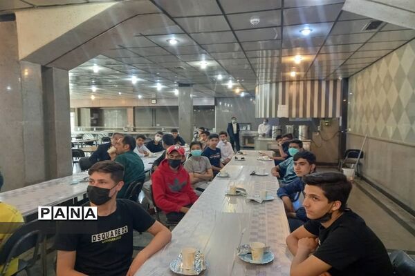 بازدید دانش‌آموزان مدرسه امام حسین(ع) از شرک صنعتی ساران شهرستان نظرآباد