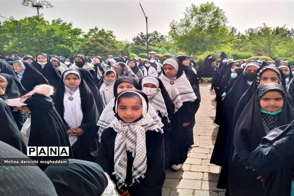 همنوایی سرود سلام فرمانده در تربت جام