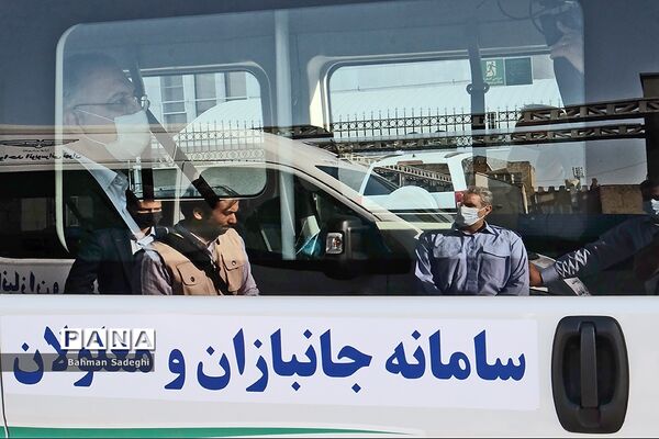 رونمایی از 20 دستگاه ون مناسب‌سازی شده ویژه معلولان
