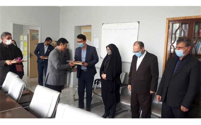 تجلیل از خیرین فرهنگی و حامیان طرح اکرام و ایتام کمیته امداد امام خمینی درخلخال