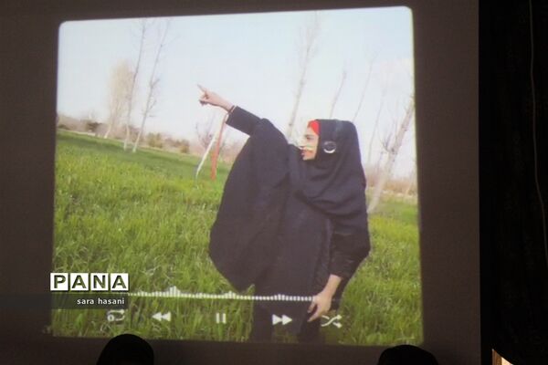 آیین تقدیر از برگزیدگان جشنواره شاد و مدرسه انقلاب در گلوگاه