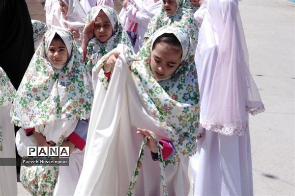 اردوی معنوی و مراسم جشن تکلیف دانش‌آموزان بهارستان‌دو