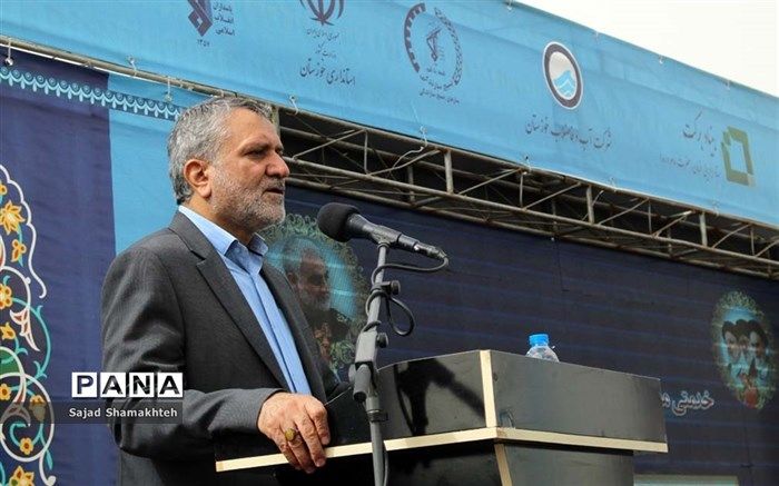 دولت برای اصلاح ساختار به ویژه متون درسی قاطعانه به آموزش و پرورش کمک می‌کند