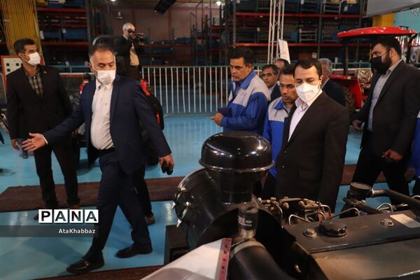 بازدید رئیس کل بانک مرکزی از صنعت استان آذربایجان آذربایجان شرقی
