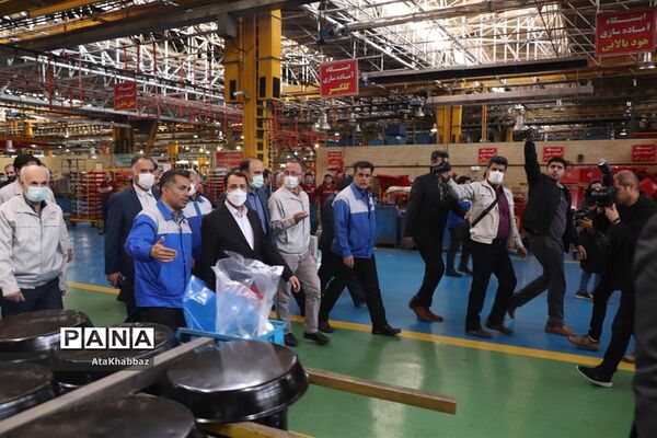 بازدید رئیس کل بانک مرکزی از صنعت استان آذربایجان آذربایجان شرقی