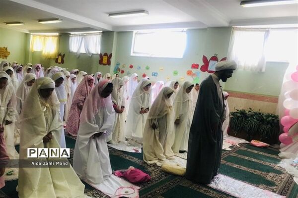 مراسم جشن تکلیف دانش‌آموزان دختر مدرسه توفیق