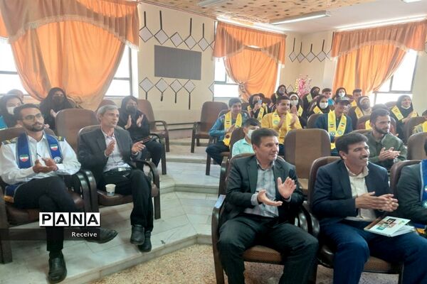 تجدید میثاق مربیان و دانش‌آموزان پیشتاز منطقه مشهد مرغاب با ولایت وشهدای گمنام