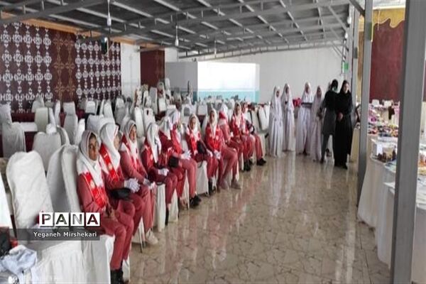 آیین جشن سپاس معلم و گرامیداشت سالروز تاسیس سازمان دانش‌آموزی در سرچهان