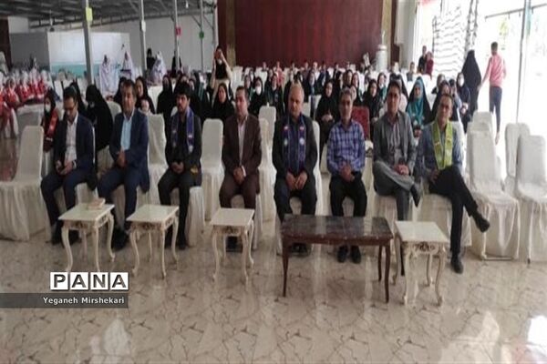 آیین جشن سپاس معلم و گرامیداشت سالروز تاسیس سازمان دانش‌آموزی در سرچهان